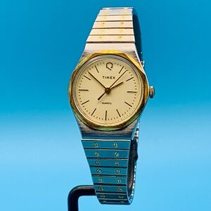 TIMEX Women’s Vintage 1982 Quartz Wristwatch Octagon Bezel St Steel Band Working
